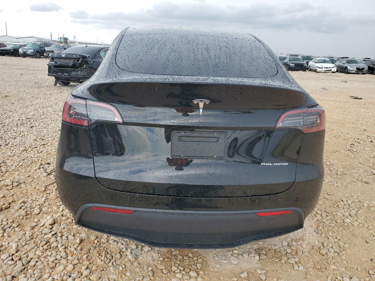 2024 TESLA MODEL Y  VIN:7SAYGAEE4RF064035