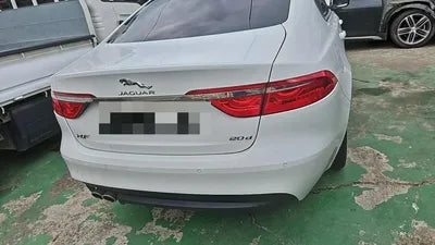 2016 Jaguar XF VIN: