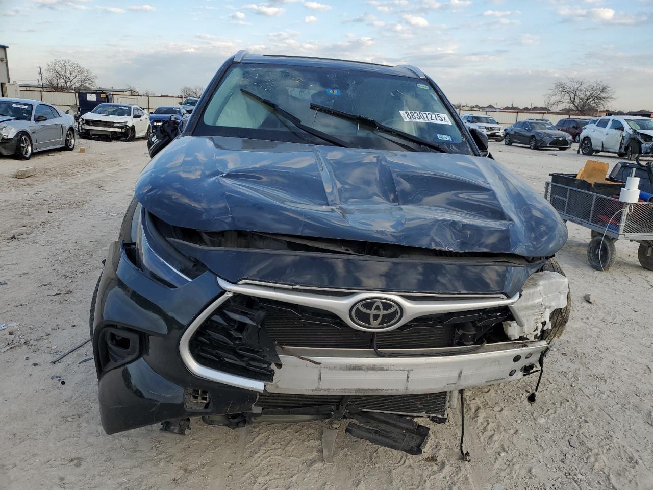 2022 TOYOTA HIGHLANDER XLE VIN:5TDGZRAH2NS141248