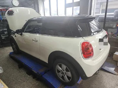 2017 MINI Cooper VIN: