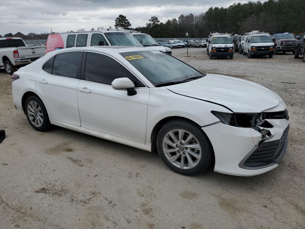 2022 TOYOTA CAMRY LE VIN:4T1R11AKXNU672136