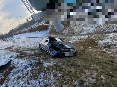 2016 Mercedes-Benz E 300 VIN: