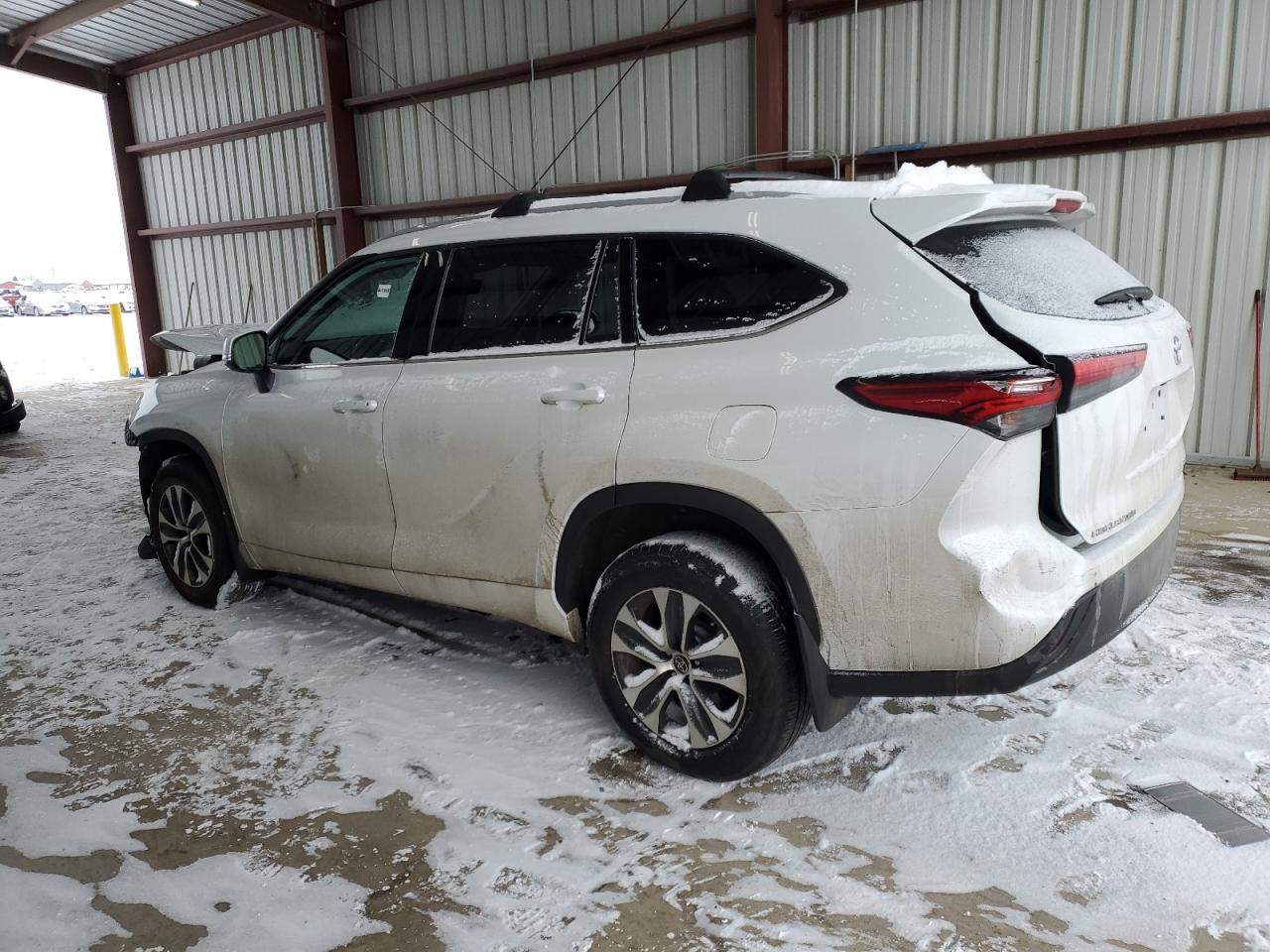 2022 TOYOTA HIGHLANDER XLE VIN:5TDGZRBH2NS180632