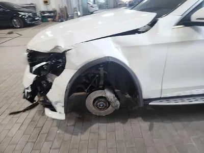 2019 Mercedes-Benz GLC 300 VIN: