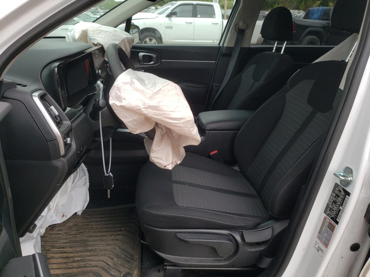 2022 KIA SORENTO LX VIN:5XYRGDLC1NG148837
