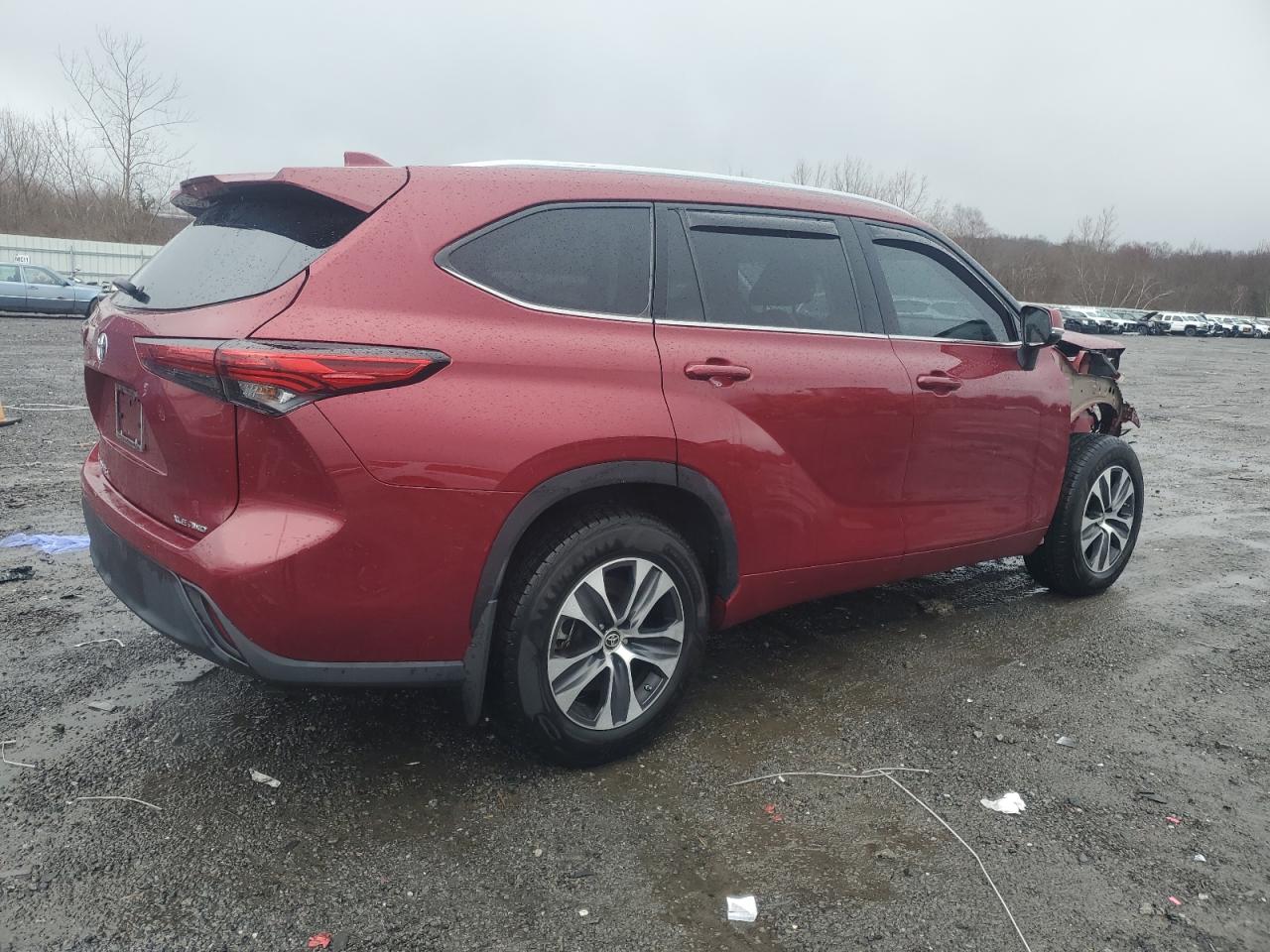 2022 TOYOTA HIGHLANDER XLE VIN:5TDGZRBH6NS236913