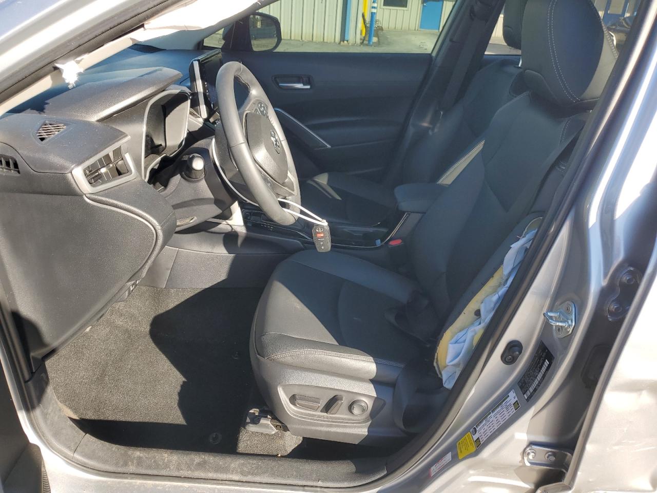 2022 TOYOTA COROLLA CROSS XLE VIN:7MUDAAAG3NV033813