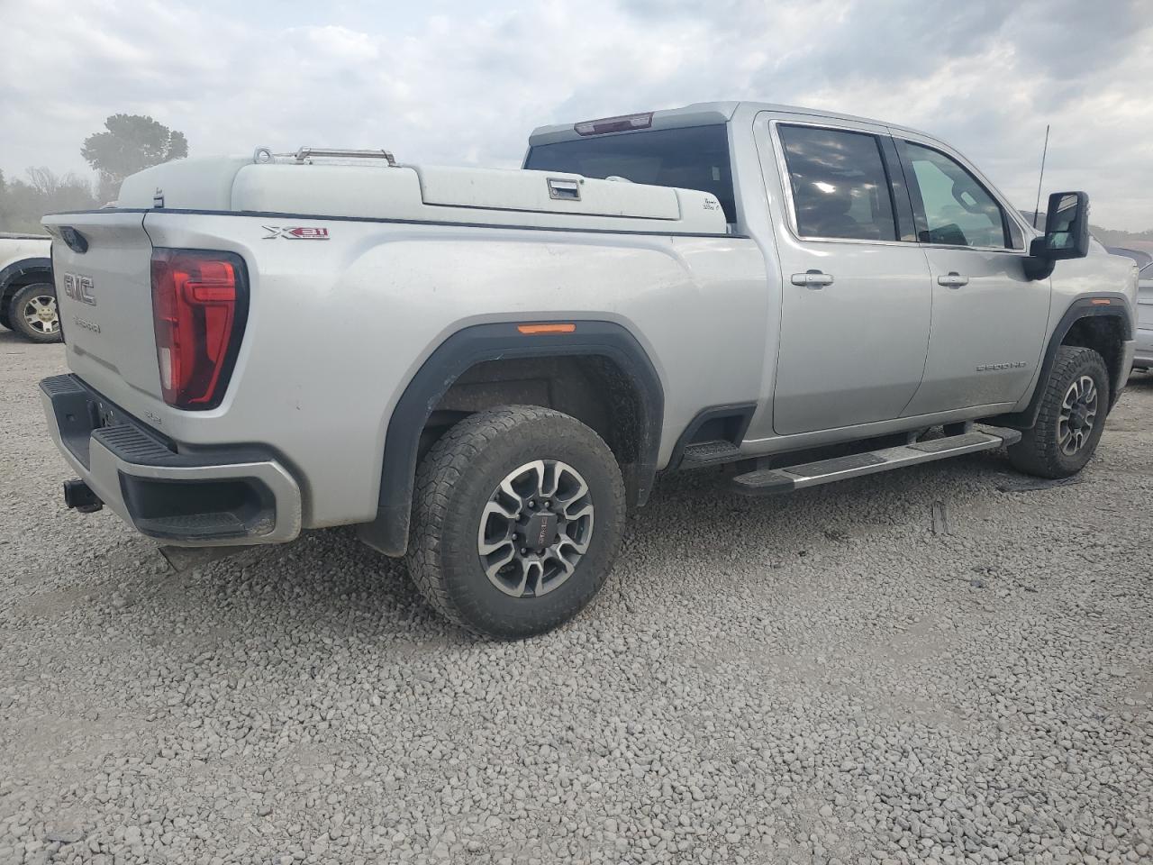 2022 GMC SIERRA K2500 SLE VIN:1GT49ME7XNF111888