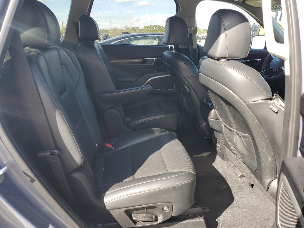 2022 KIA TELLURIDE S VIN:5XYP64HC9NG241365