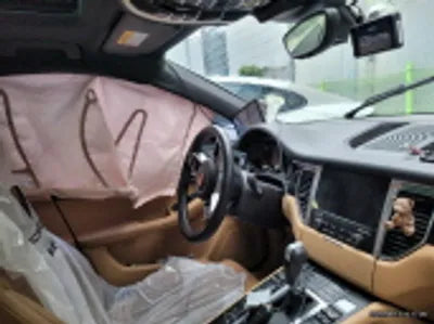 2017 Porsche Macan VIN: