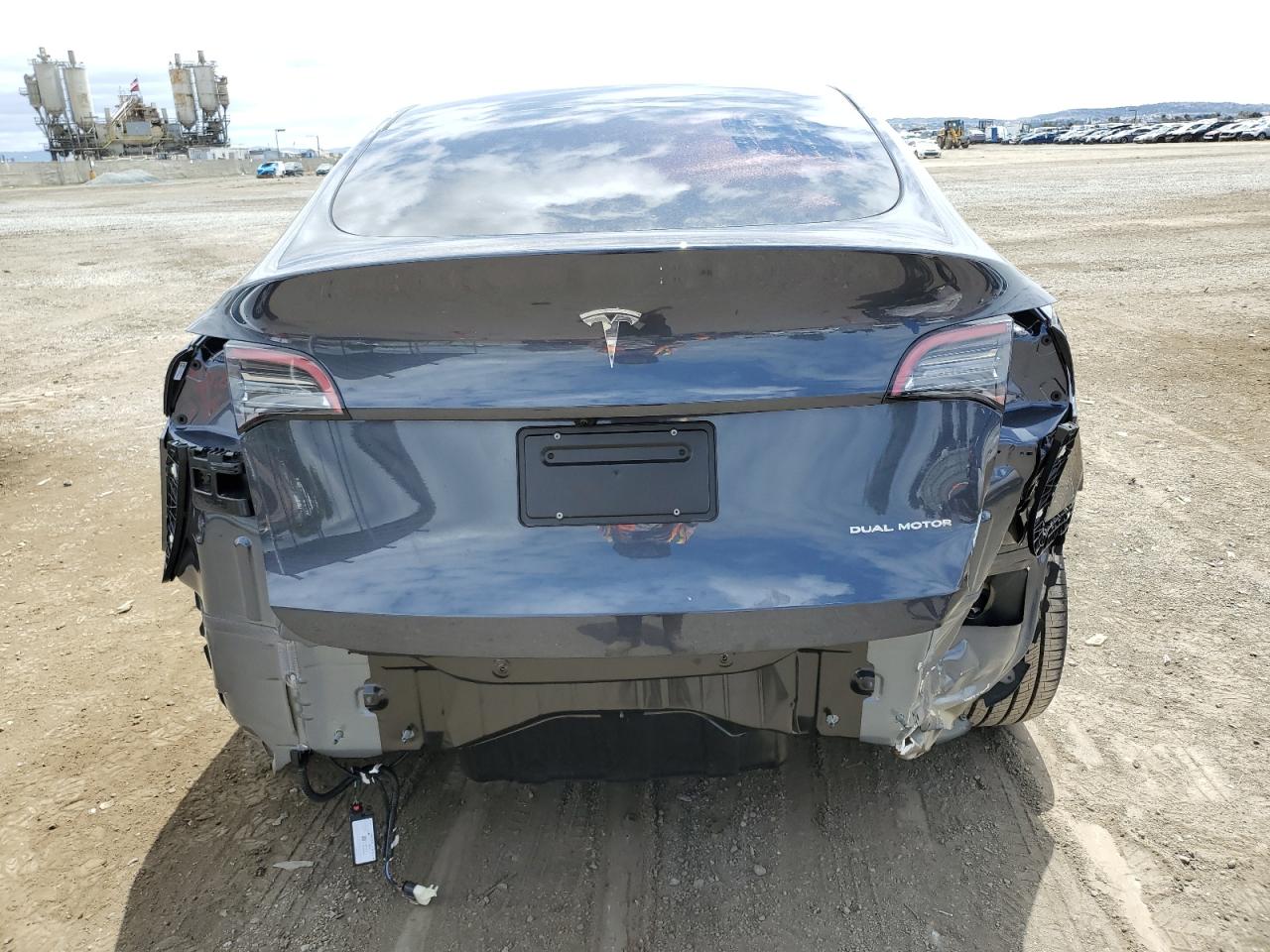 2024 TESLA MODEL Y  VIN:7SAYGDEE1RA254700