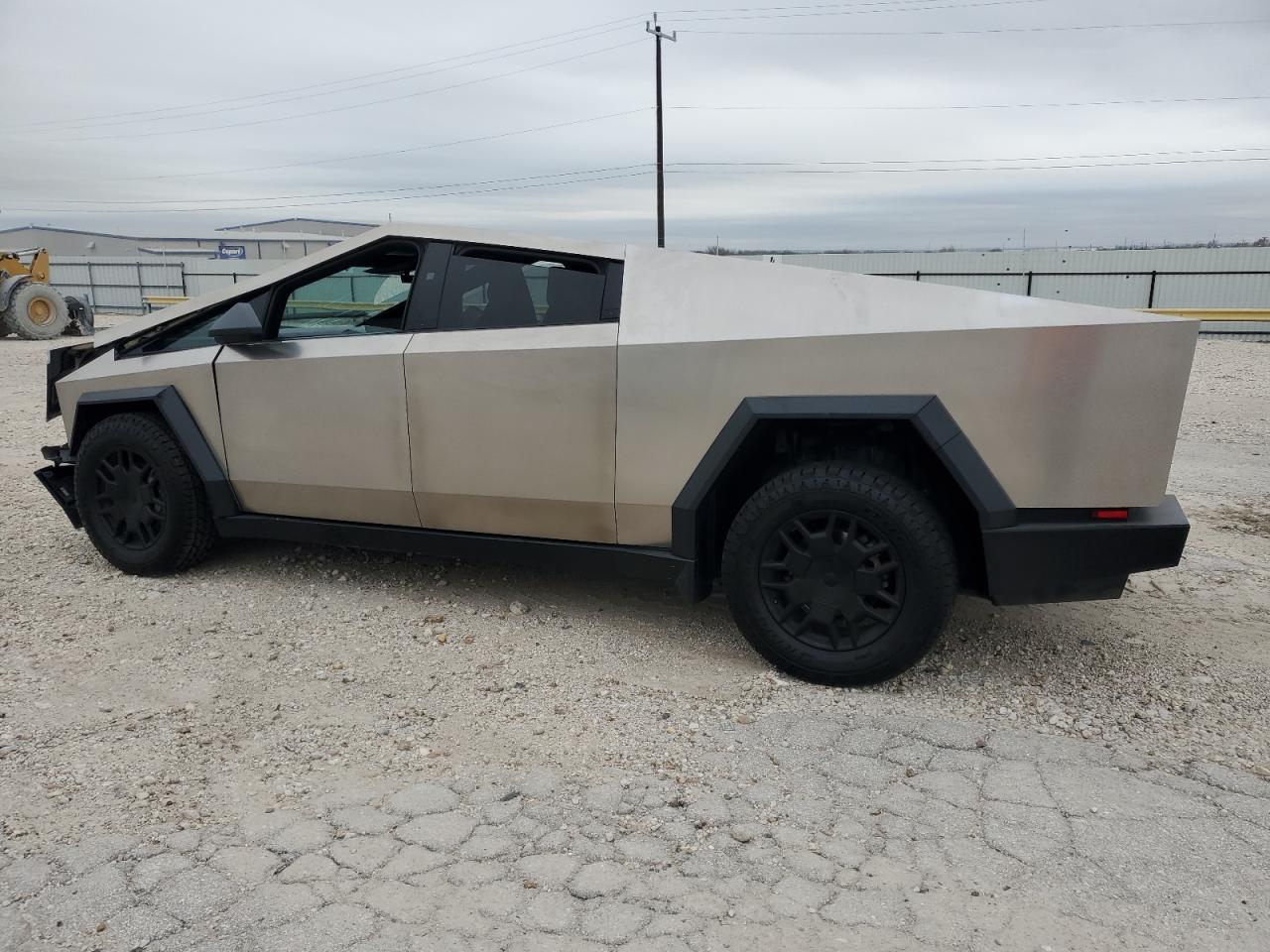 2024 TESLA CYBERTRUCK  VIN:7G2CEHED3RA000771