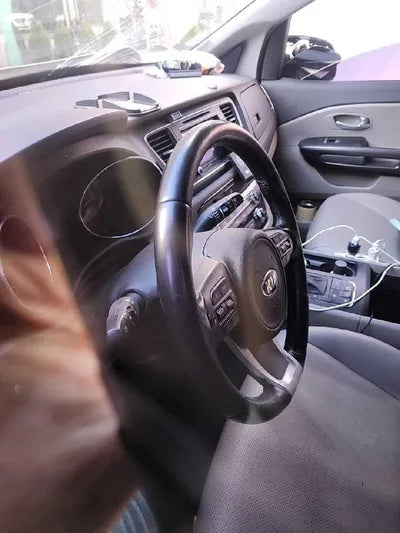 2015 Kia Carnival VIN: