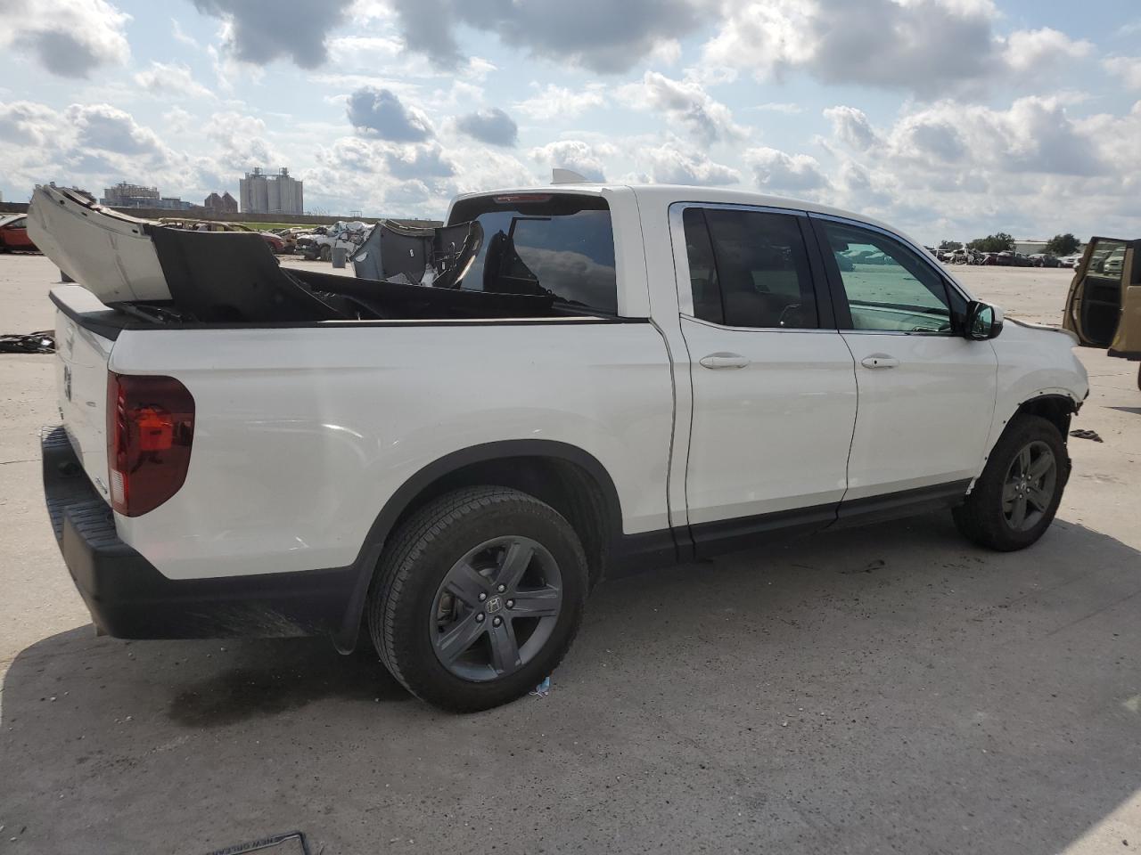 2023 HONDA RIDGELINE RTL VIN:5FPYK3F53PB025107