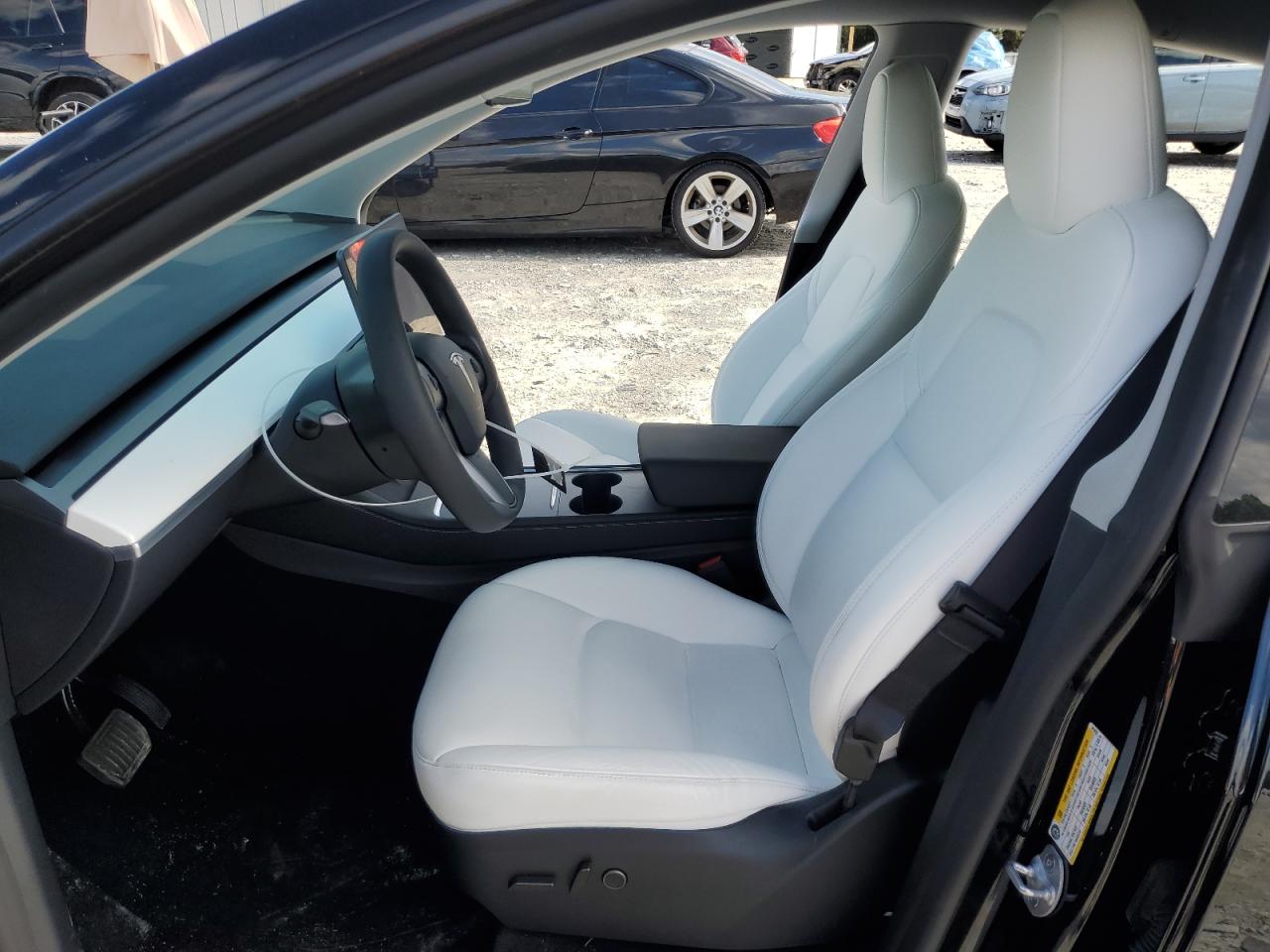 2024 TESLA MODEL Y  VIN:7SAYGDEE0RA241839