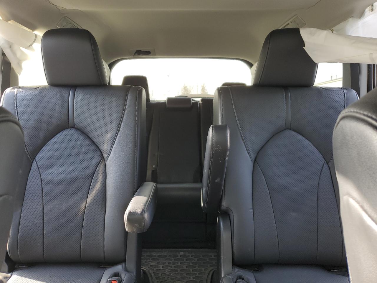 2024 TOYOTA GRAND HIGHLANDER XLE VIN:5TDAAAB59RS009581