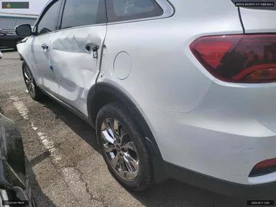 2018 Kia Sorento KNAPG81BBJA458647 VIN:KNAPG81BBJA458647