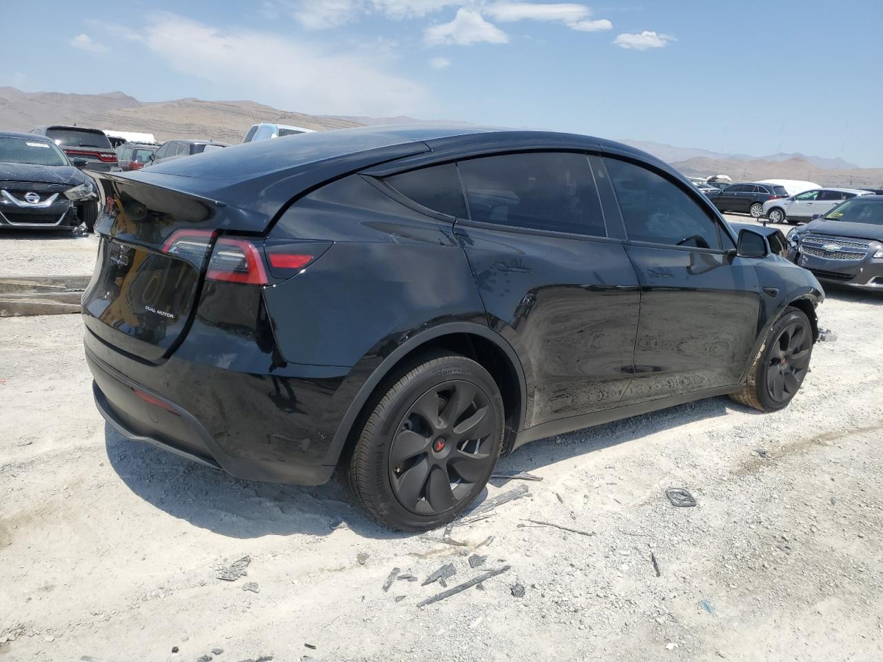 2024 TESLA MODEL Y  VIN:7SAYGDEE0RF083473