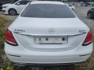 2017 Mercedes-Benz E 220 VIN: