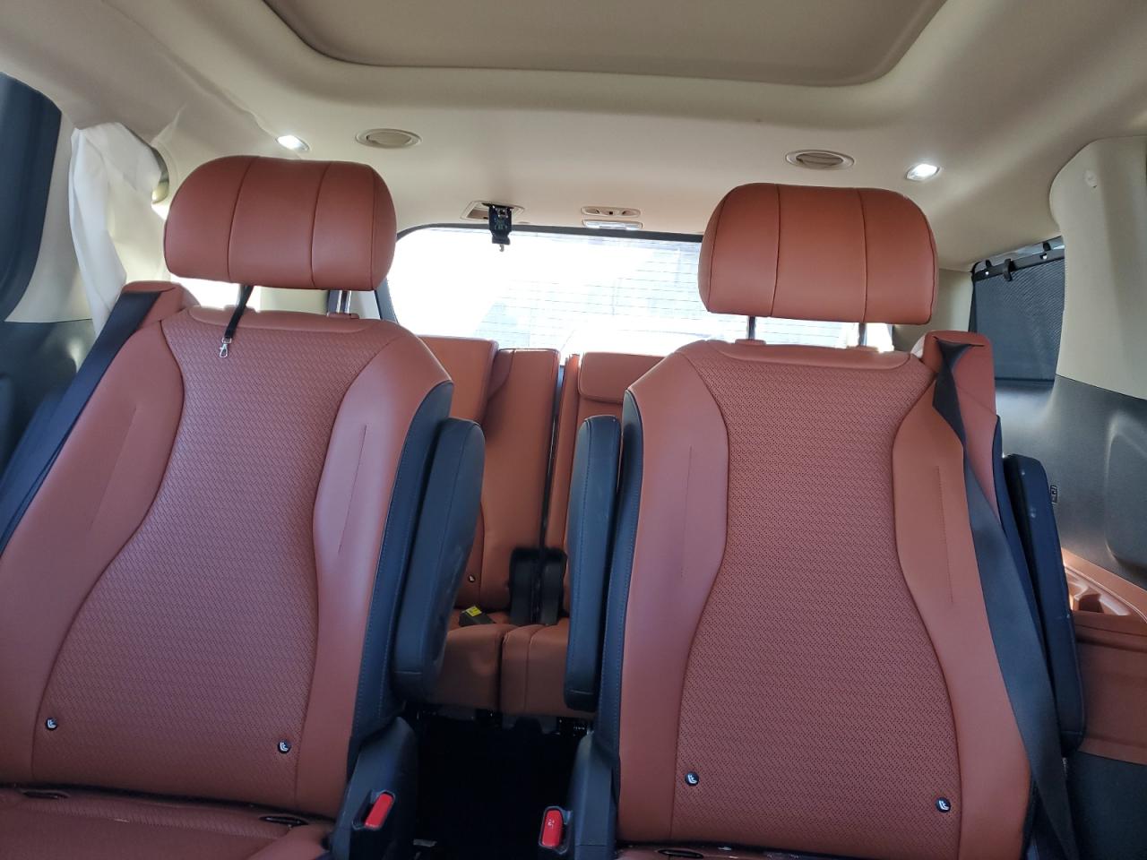 2024 KIA CARNIVAL SX VIN:KNDNE5H36R6404143