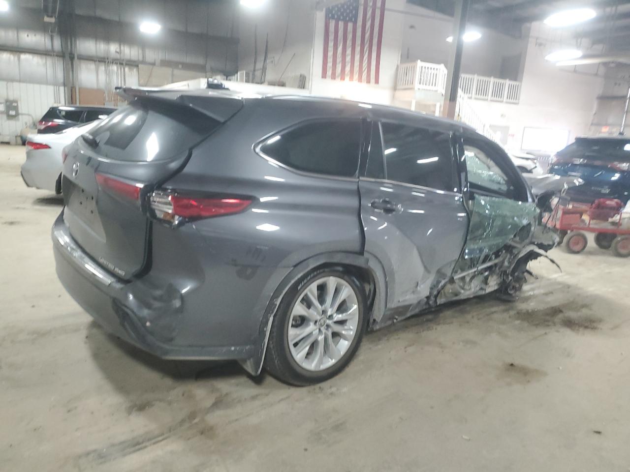 2022 TOYOTA HIGHLANDER LIMITED VIN:5TDDZRBH4NS563233