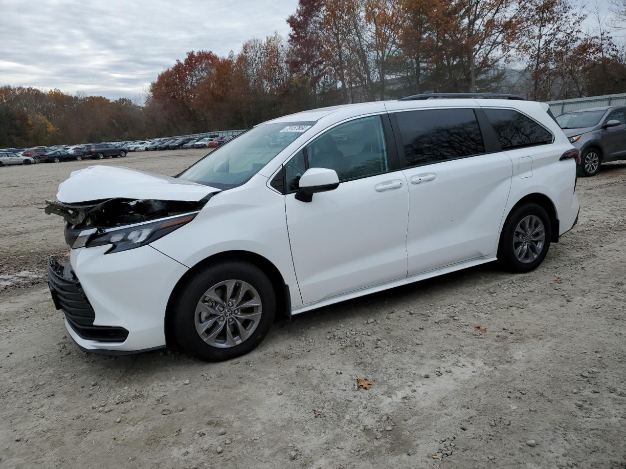 2024 TOYOTA SIENNA LE VIN:5TDKSKFC0RS131990