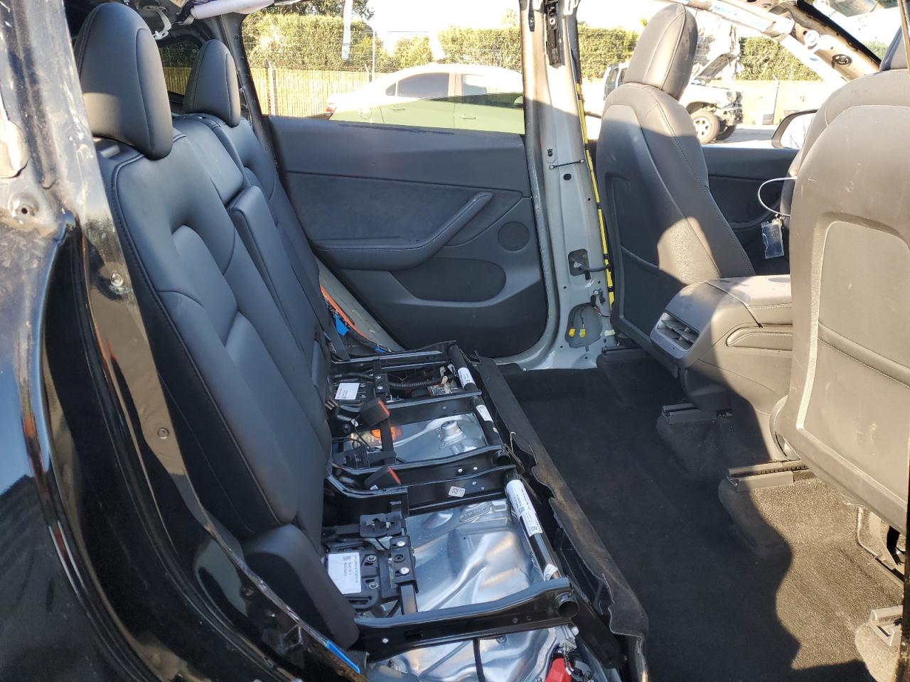 2022 TESLA MODEL Y  VIN:7SAYGDEE7NF403897