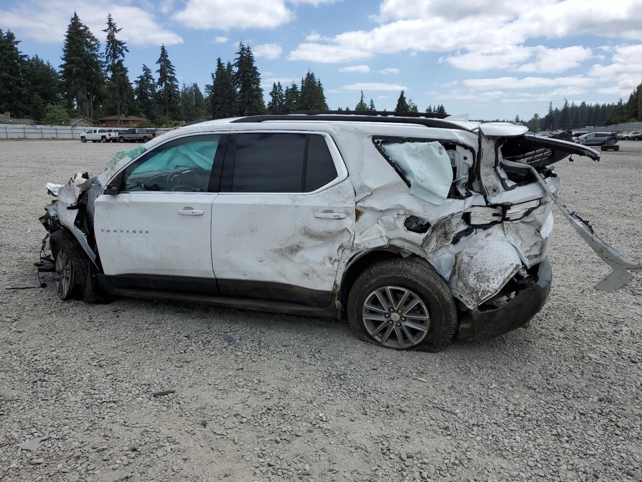 2022 CHEVROLET TRAVERSE LT VIN:1GNEVGKW9NJ102875