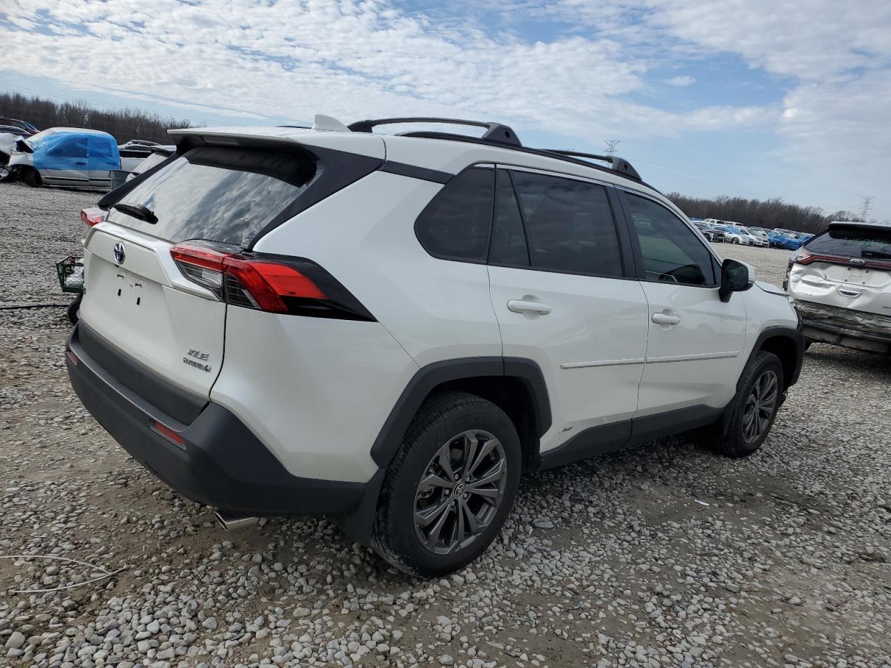 2022 TOYOTA RAV4 XLE PREMIUM VIN:JTMB6RFV6ND535039