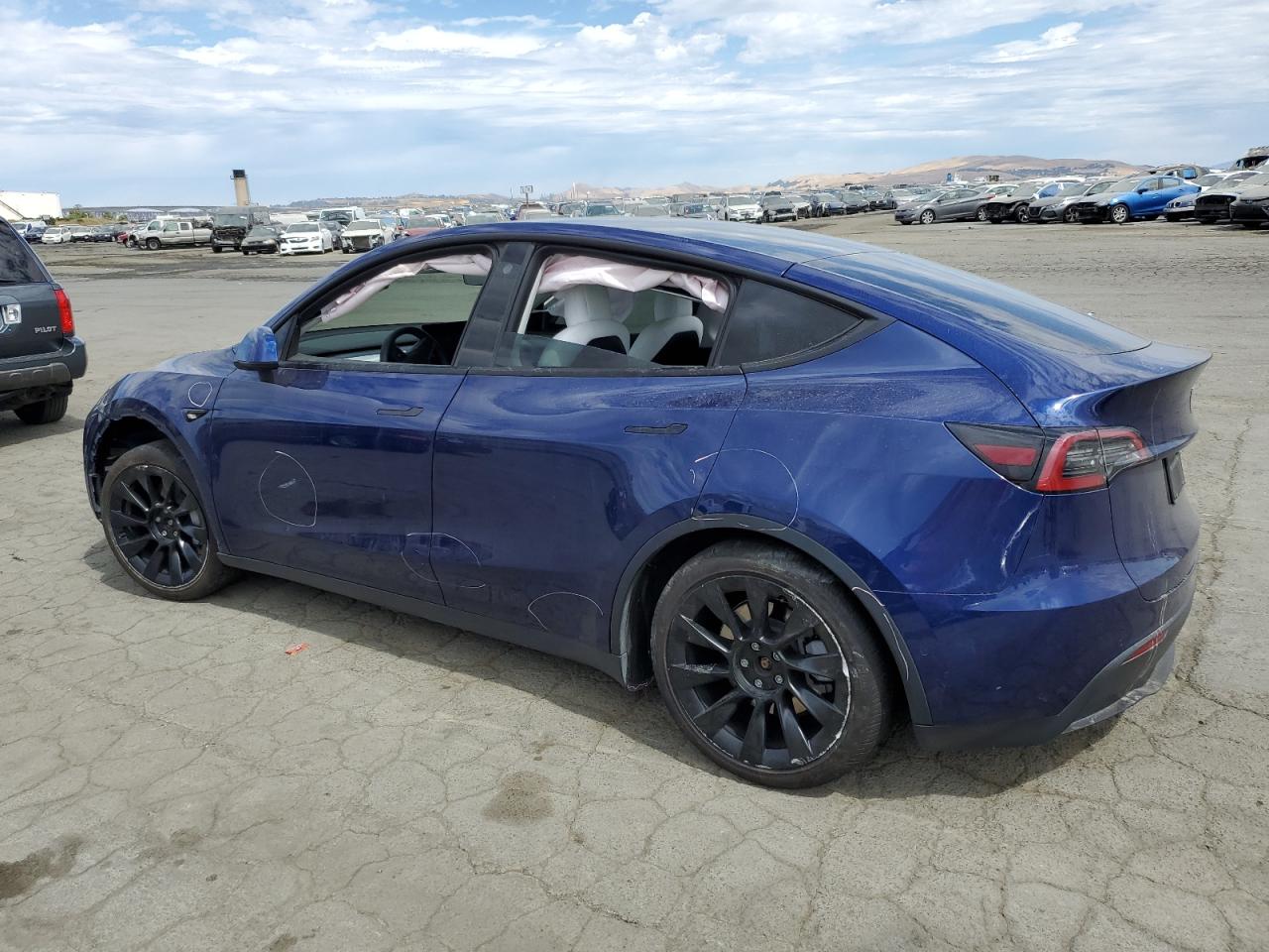 2022 TESLA MODEL Y  VIN:7SAYGDEE1NF552502