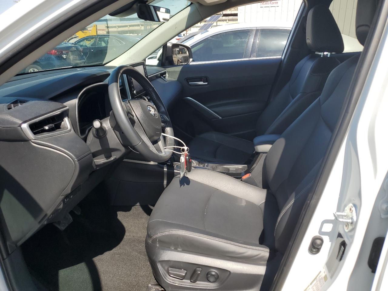 2022 TOYOTA COROLLA CROSS XLE VIN:7MUDAAAG3NV001508