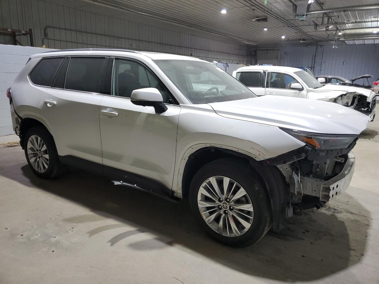 2024 TOYOTA GRAND HIGHLANDER XLE VIN:5TDAAAB55RS038673