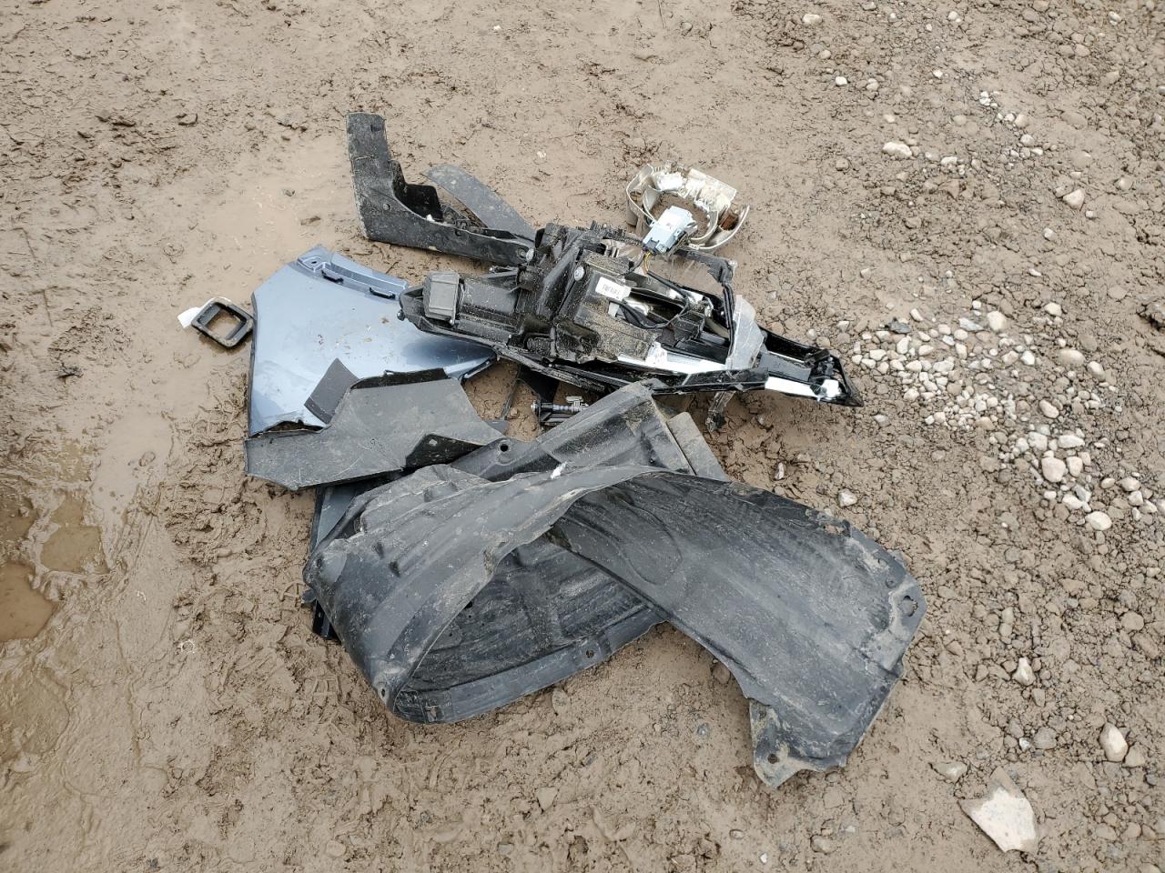 2022 TOYOTA COROLLA CROSS XLE VIN:7MUDAABG9NV015122