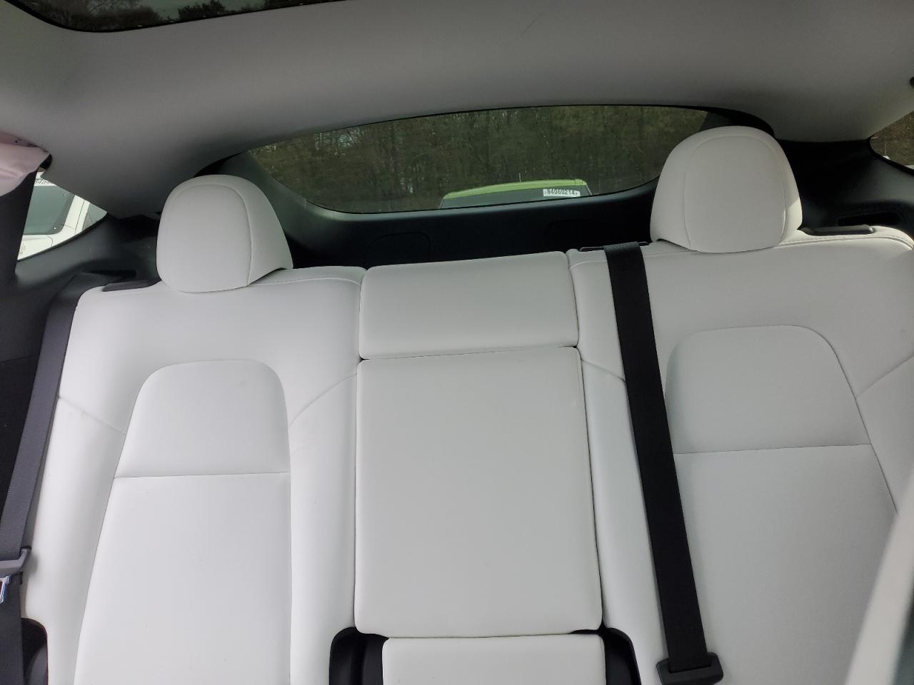 2024 TESLA MODEL Y  VIN:7SAYGDEE5RA332380