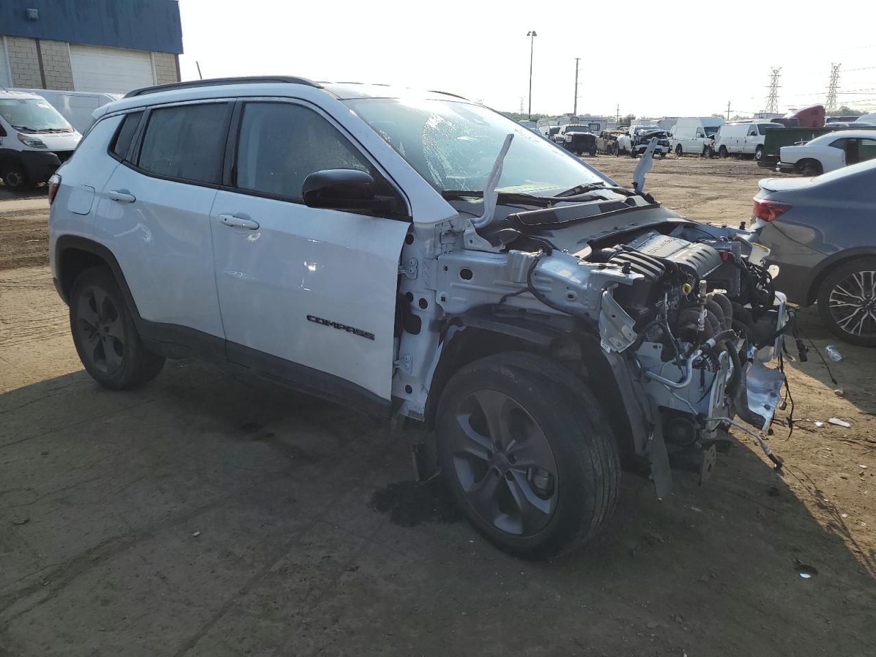 2022 JEEP COMPASS LATITUDE LUX VIN:3C4NJDFB8NT125695