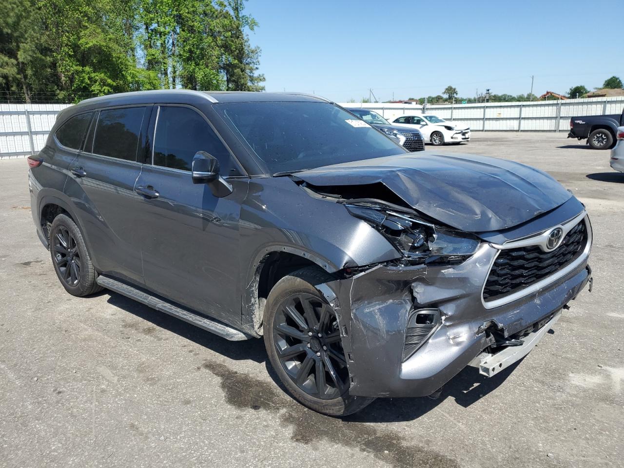 2022 TOYOTA HIGHLANDER XLE VIN:5TDGZRAH3NS560077