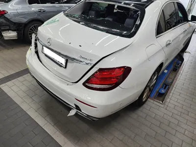 2019 Mercedes-Benz E 300 WDDZF4KB9KA610882 VIN:WDDZF4KB9KA610882