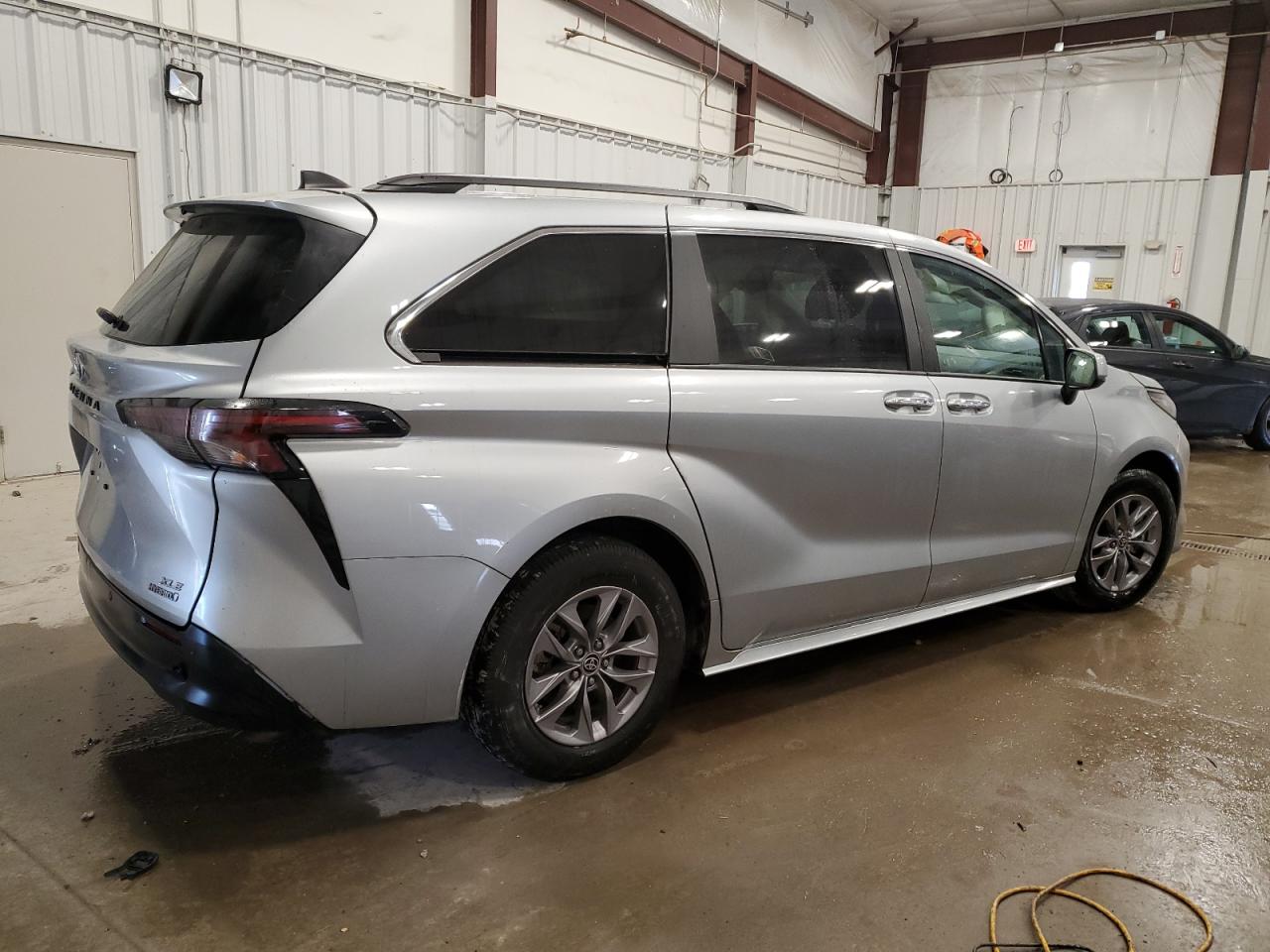 2023 TOYOTA SIENNA XLE VIN:5TDJSKFC3PS093292