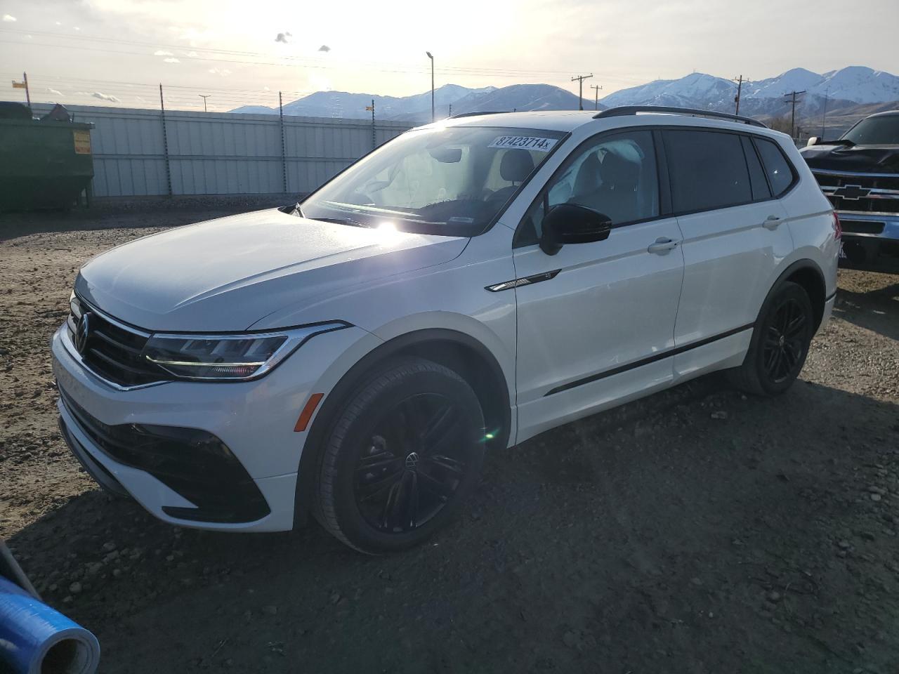 2022 VOLKSWAGEN TIGUAN SE R-LINE BLACK VIN:3VV8B7AX8NM071695