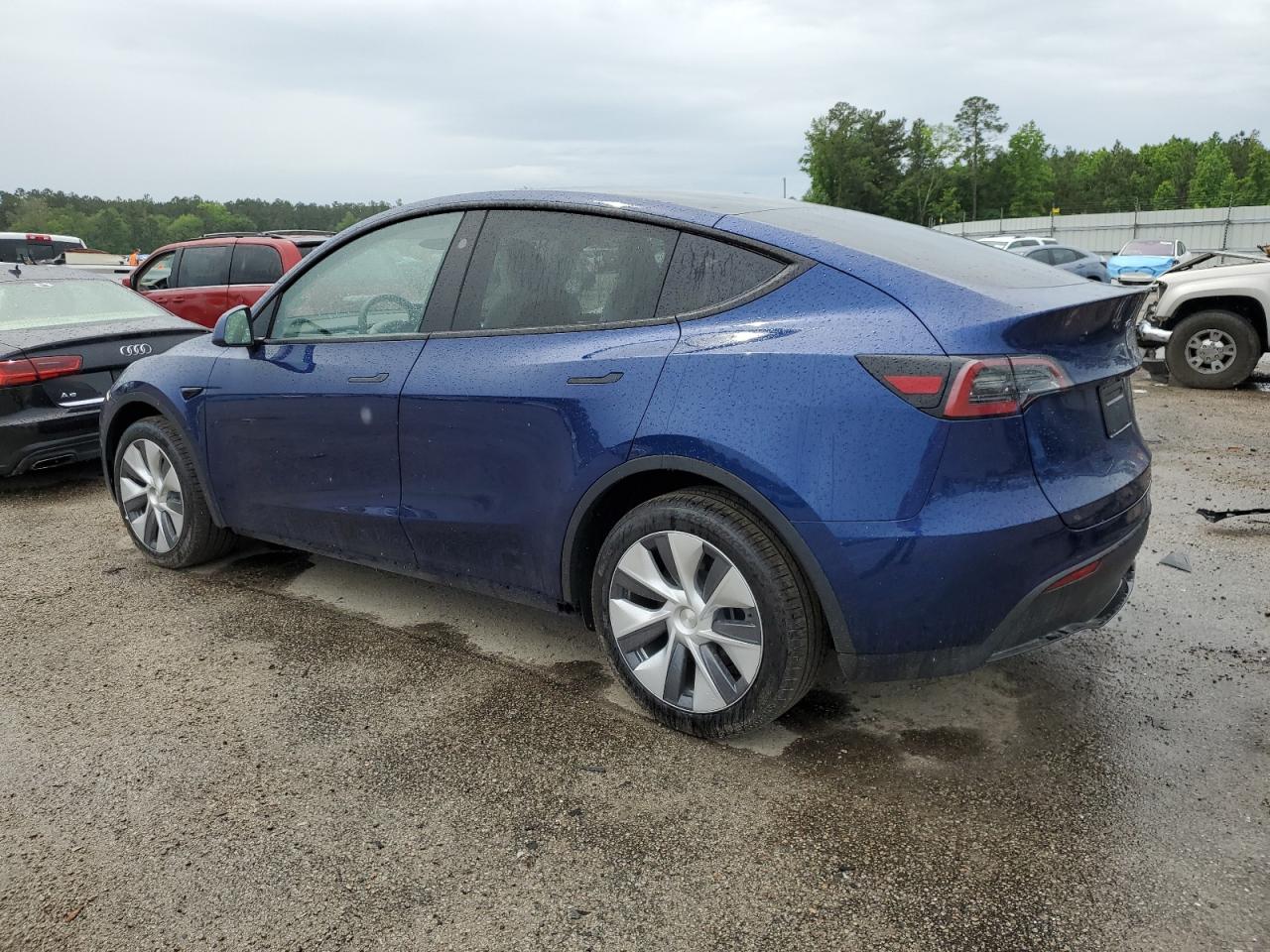 2024 TESLA MODEL Y  VIN:7SAYGDEE9RA237966