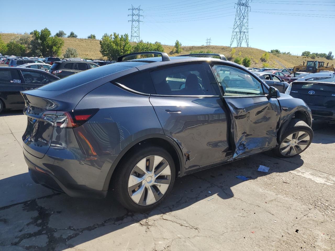 2023 TESLA MODEL Y  VIN:7SAYGDEE7PF856100