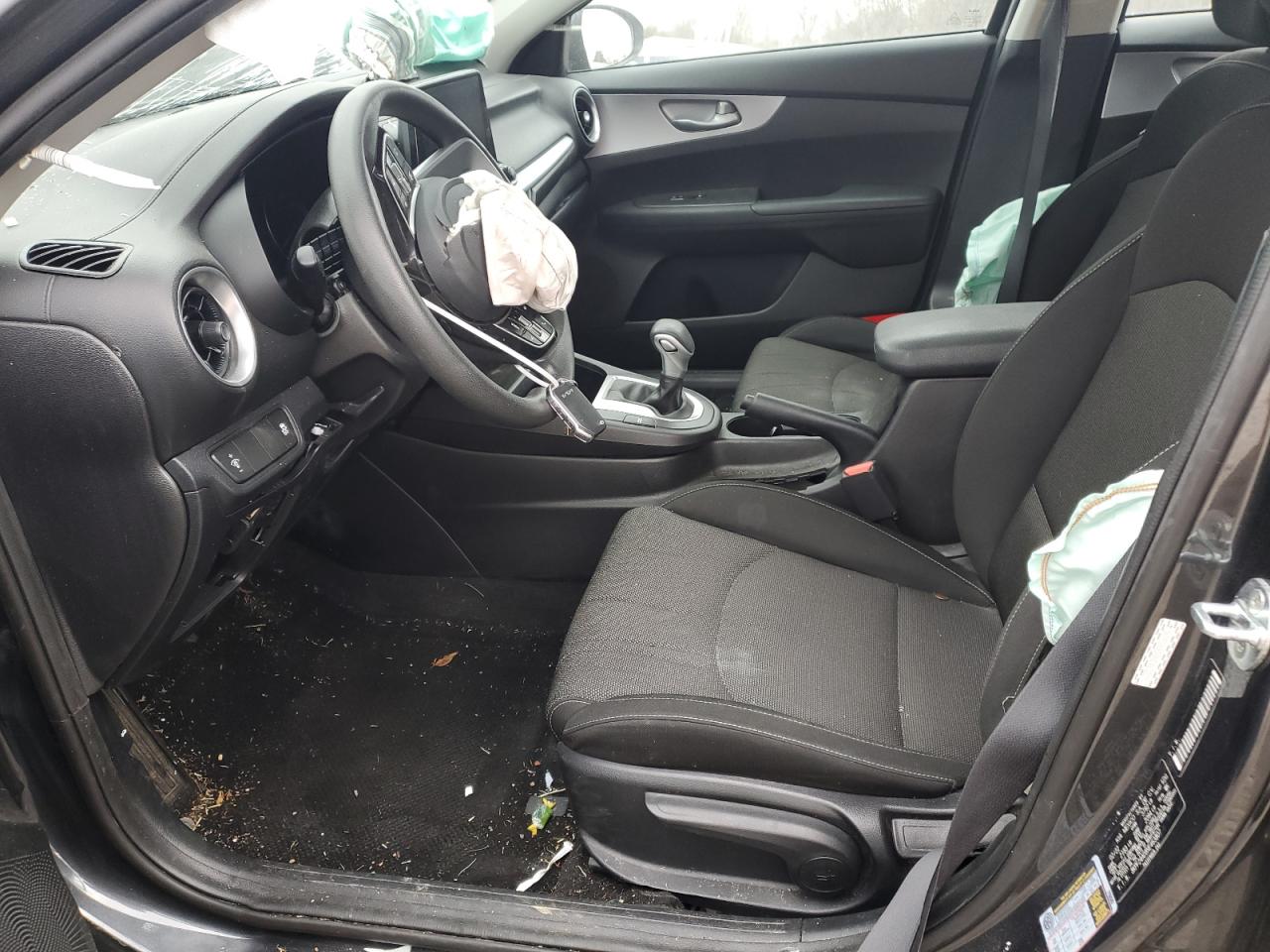 2022 KIA FORTE FE VIN:3KPF24AD8NE463807