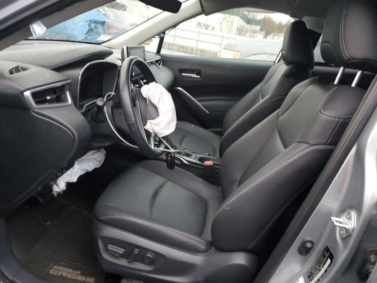 2022 TOYOTA COROLLA CROSS XLE VIN:7MUDAABG2NV031016