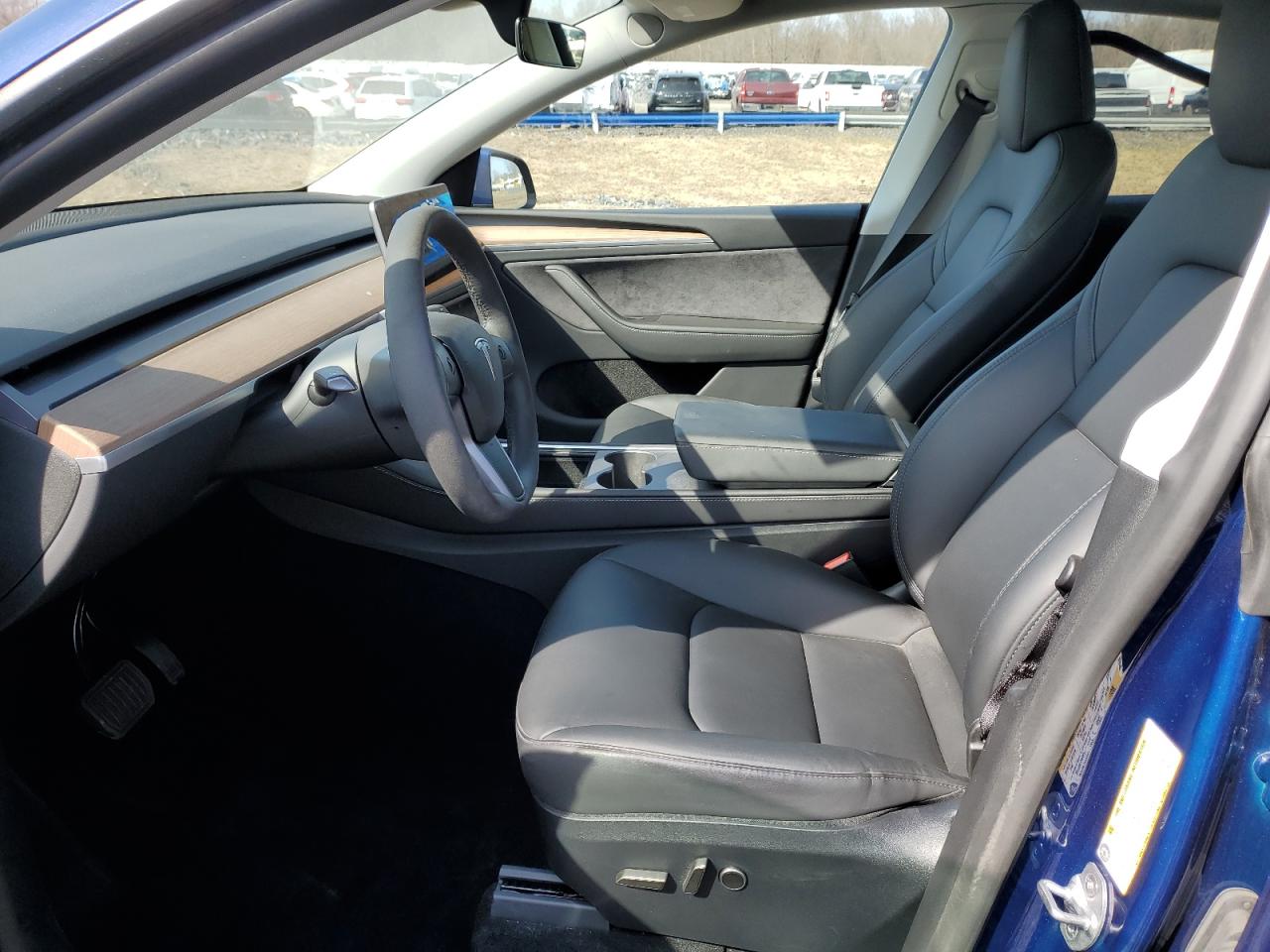 2024 TESLA MODEL Y  VIN:7SAYGDEEXRA237216