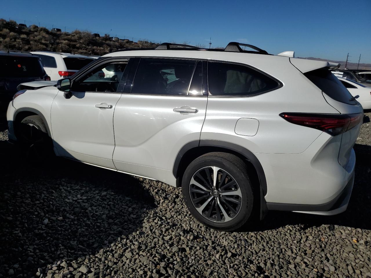 2022 TOYOTA HIGHLANDER XSE VIN:5TDJZRBH5NS194952