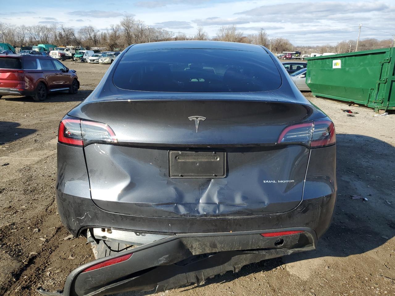 2024 TESLA MODEL Y  VIN:7SAYGDEE3RA228650
