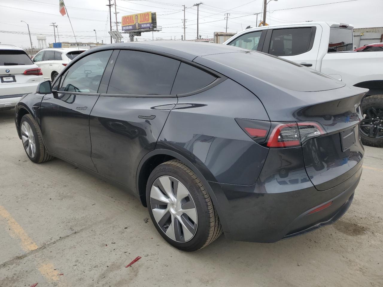 2024 TESLA MODEL Y  VIN:7SAYGAEE9RF044508