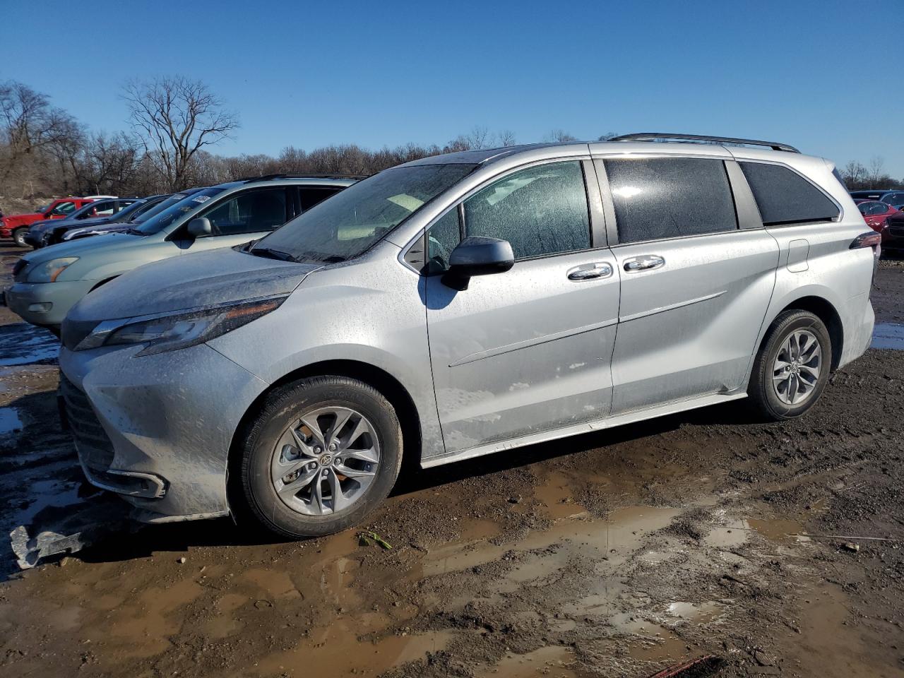 2022 TOYOTA SIENNA XLE VIN:5TDJRKEC8NS085358