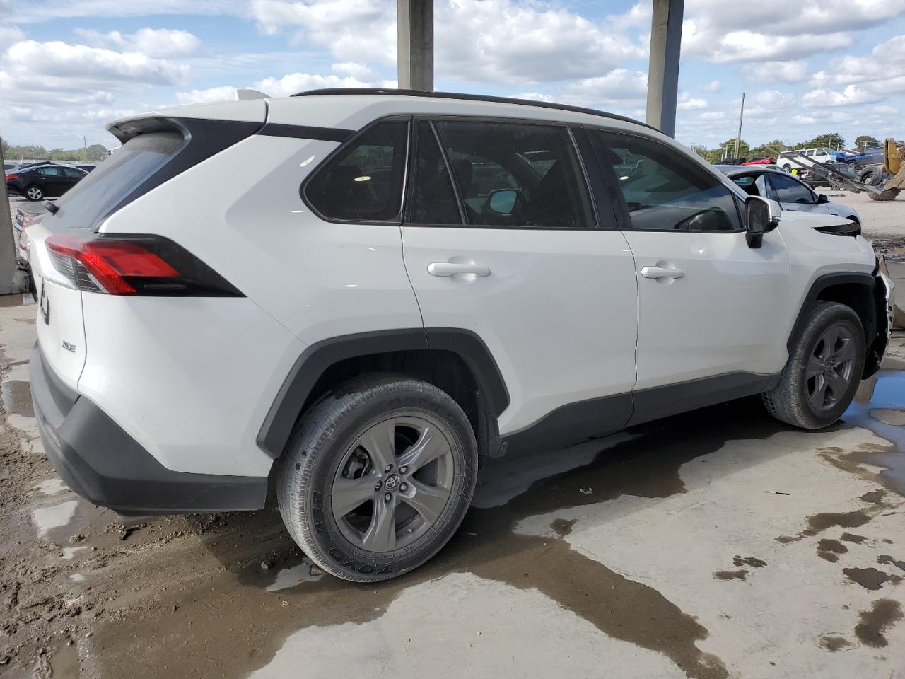 2022 TOYOTA RAV4 XLE VIN:2T3W1RFV9NC190366