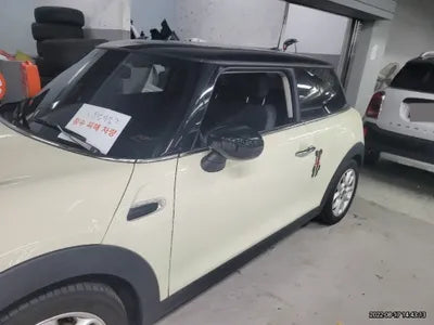 2021 MINI Cooper VIN: